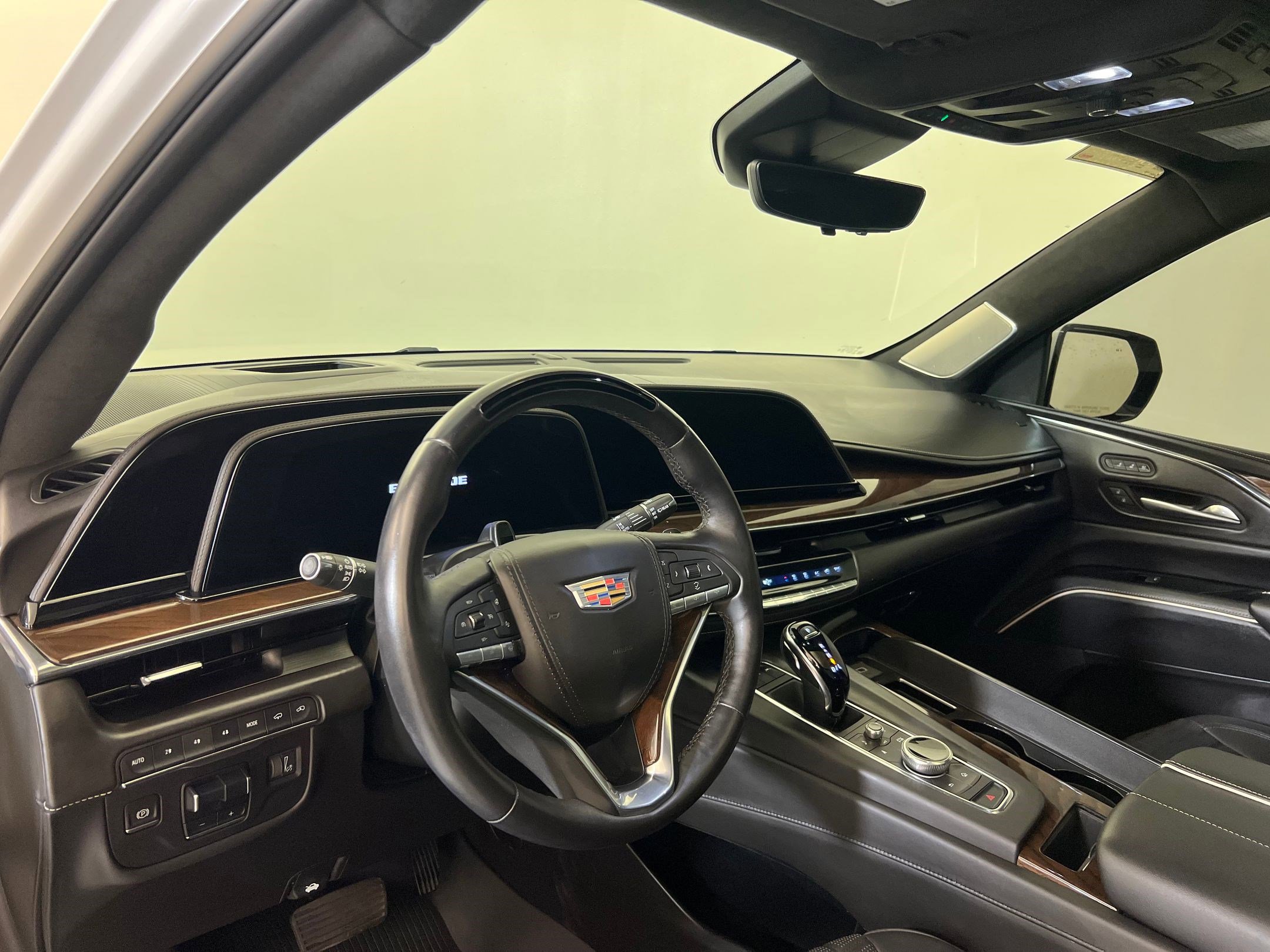 Used 2023 Cadillac Escalade Sport Platinum w/ Heavy-Duty Trailer Package image 4