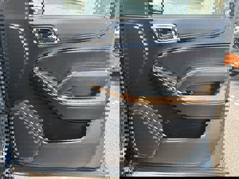 Used 2019 GMC Yukon XL Denali image 39