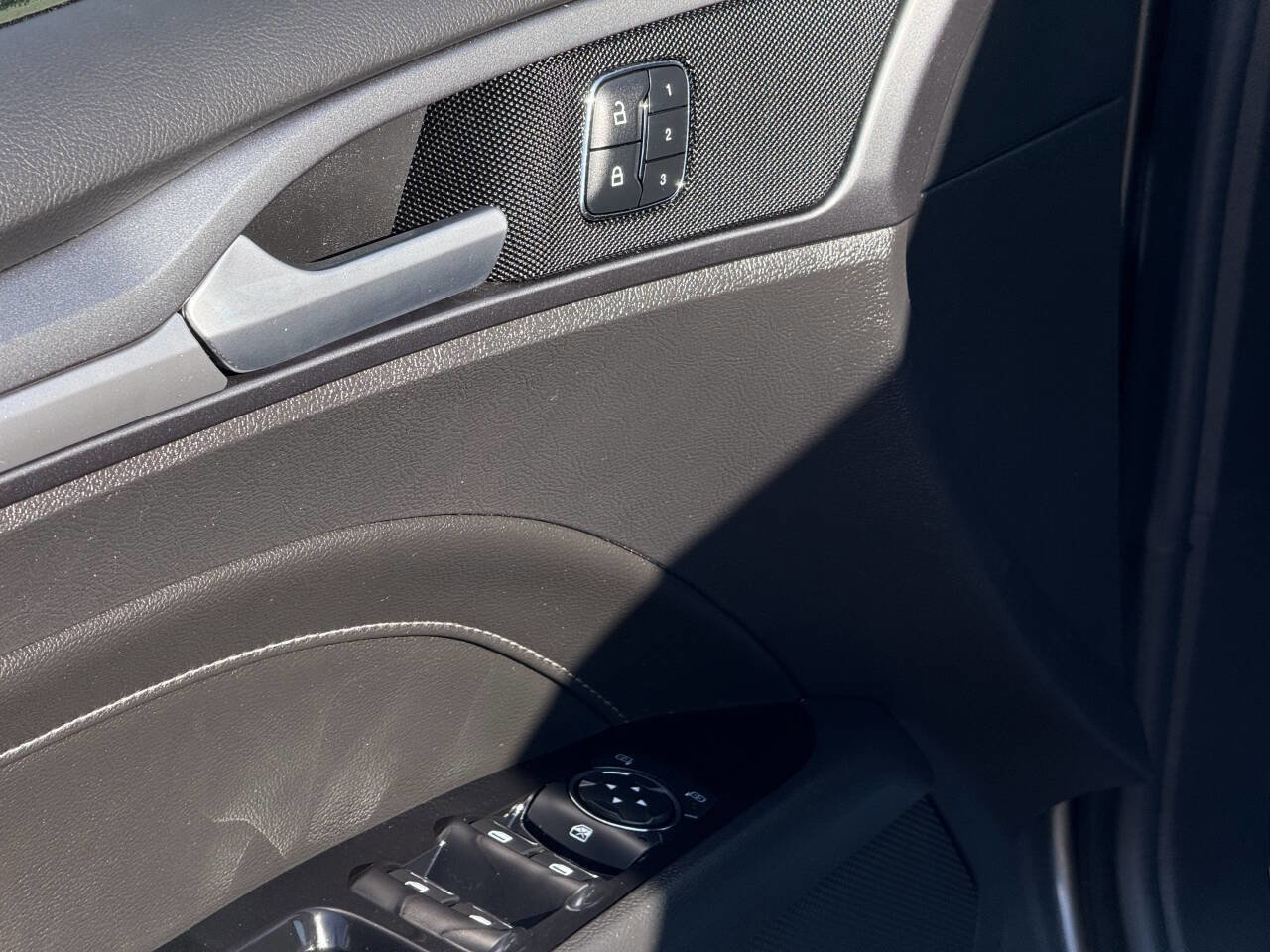 Used 2016 Ford Fusion Titanium image 10