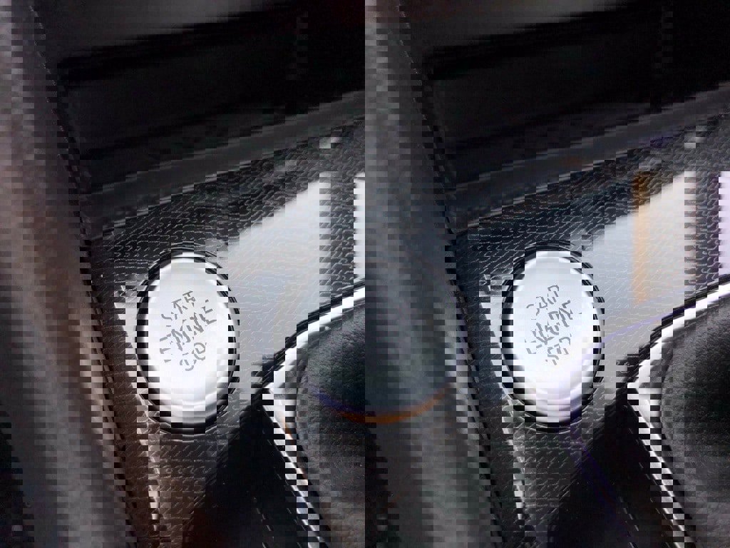 New 2025 Volkswagen Taos SEL image 26
