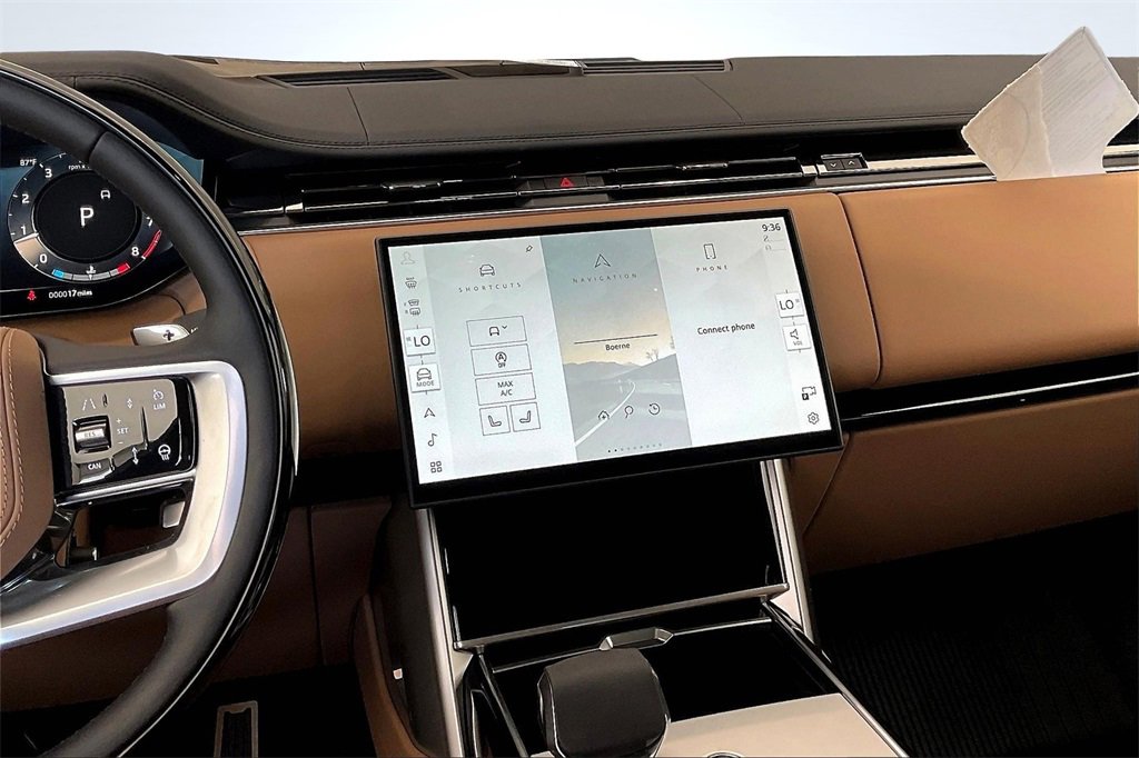 New 2025 Land Rover Range Rover Long Wheelbase SE image 7