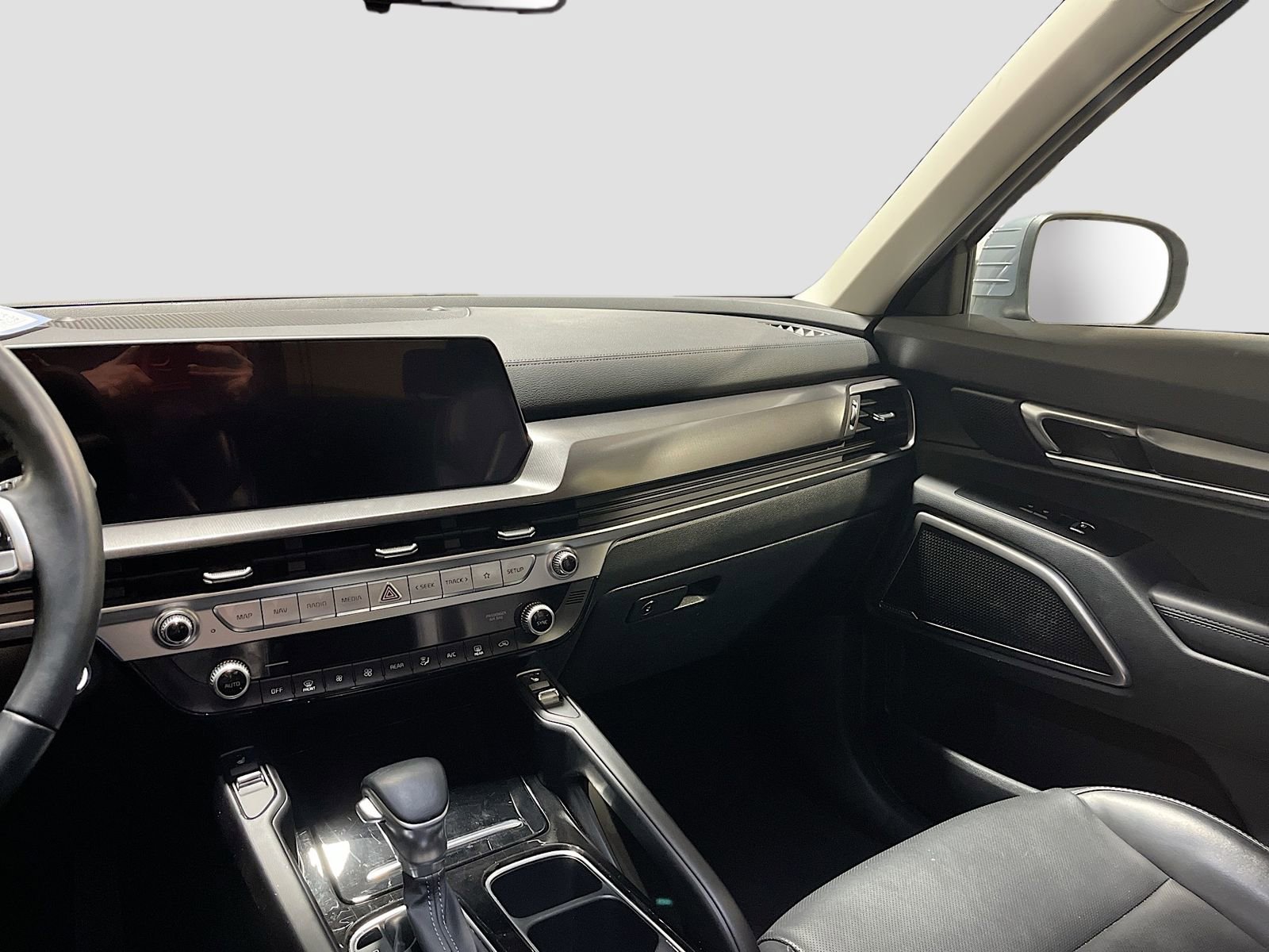 Used 2025 Kia Telluride S AWD/4WD image 25