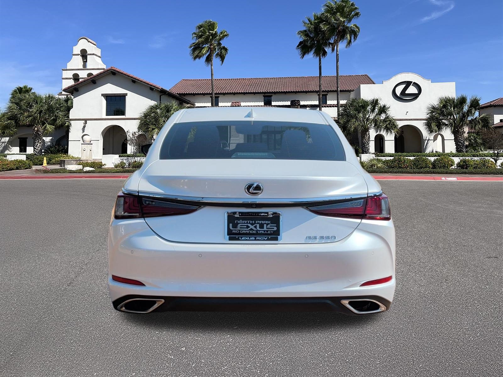 Used 2024 Lexus ES 350 w/ Premium Package FWD image 3