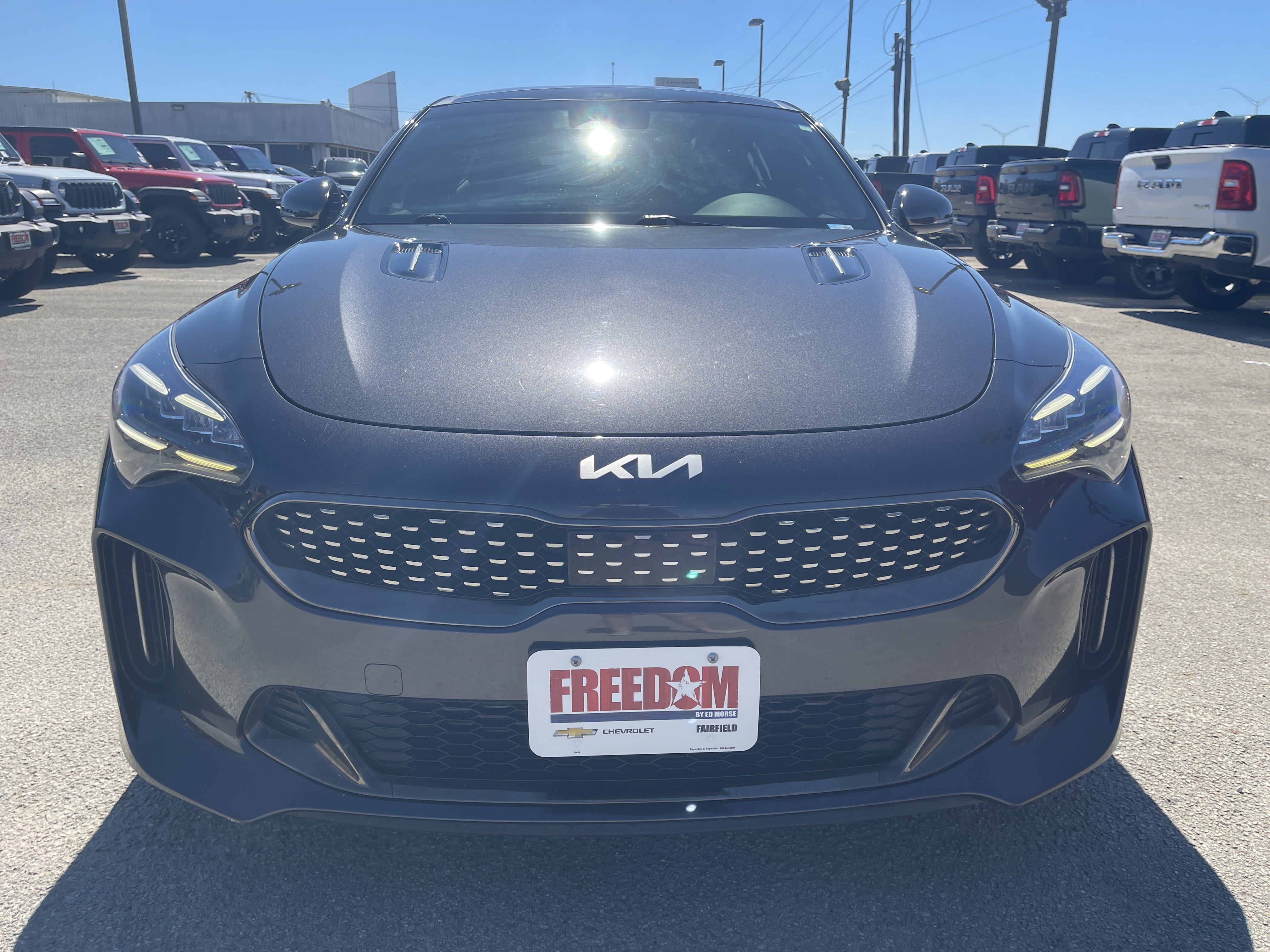 Used 2022 Kia Stinger GT1 RWD image 9