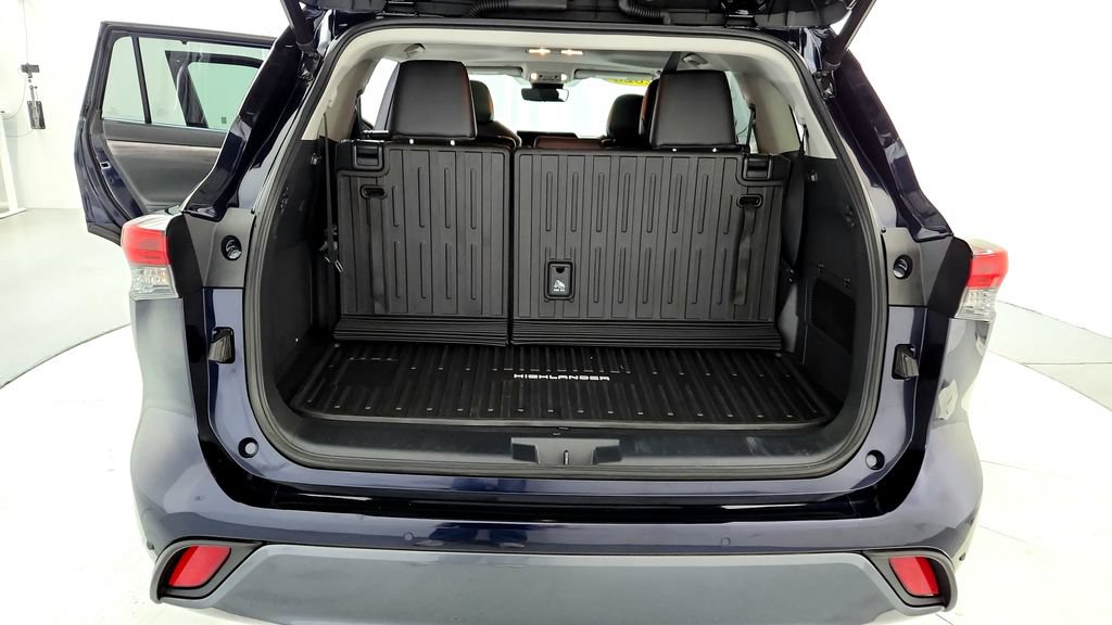 Used 2023 Toyota Highlander Limited AWD/4WD image 20