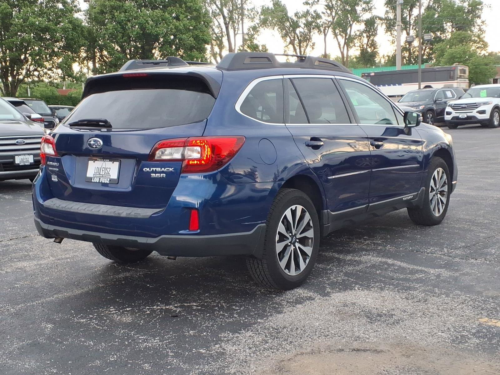 Used 2016 Subaru Outback 3.6R Limited AWD/4WD image 28