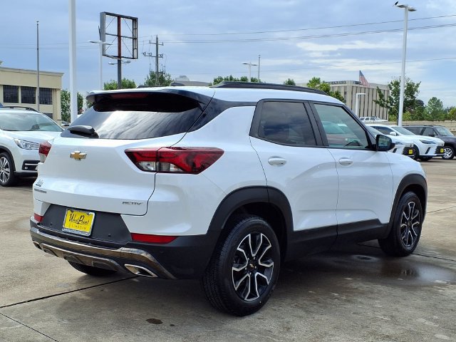 Used 2021 Chevrolet TrailBlazer ACTIV w/ Technology Package FWD image 2