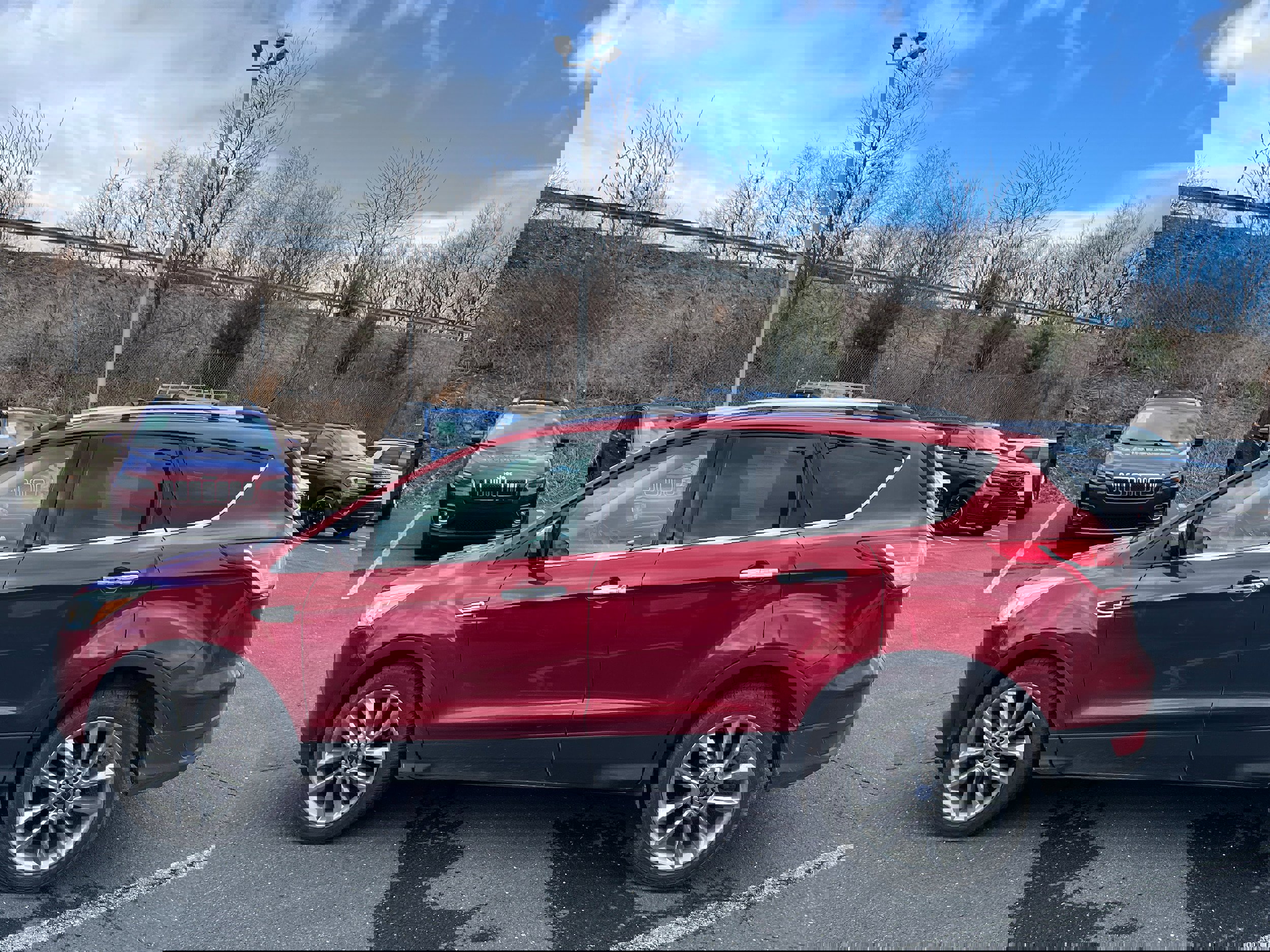Used 2015 Ford Escape SE w/ SE Chrome Package image 6