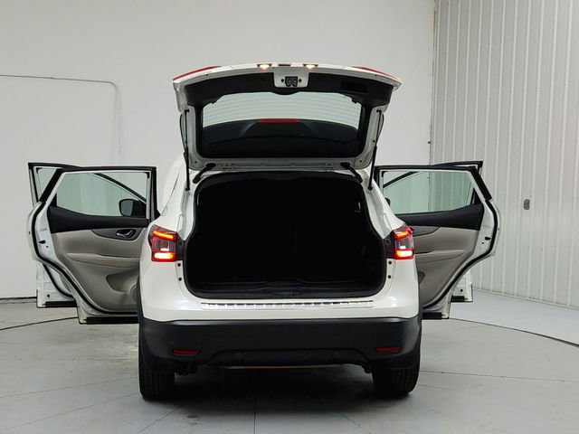 Used 2020 Nissan Rogue Sport SL w/ Premium Package image 14