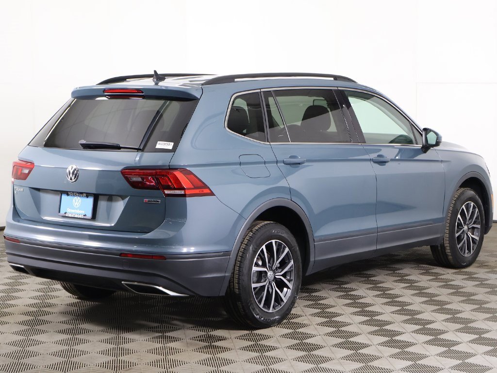 Used 2019 Volkswagen Tiguan SE w/ Panoramic Sunroof Package image 10