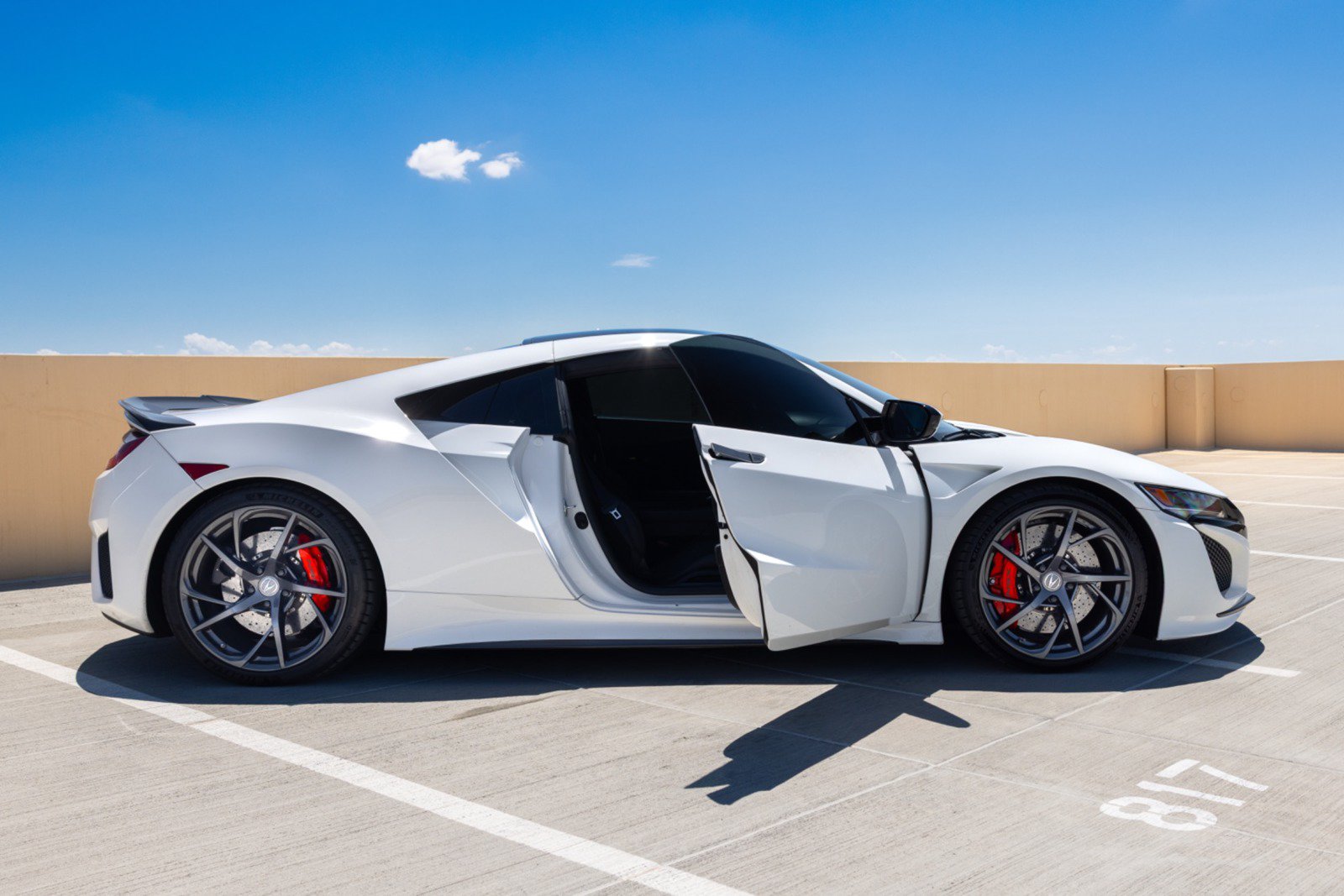 Used 2017 Acura NSX AWD/4WD image 12