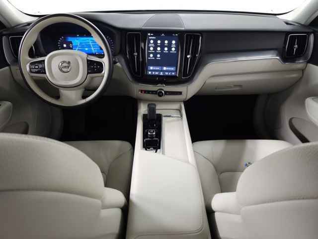 Used 2024 Volvo XC60 B5 Core w/ Protection Package Premier AWD/4WD image 15