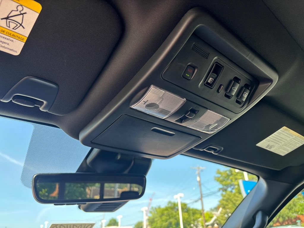 Used 2024 Nissan Titan PRO-4X w/ Pro-4x Convenience Package AWD/4WD image 19