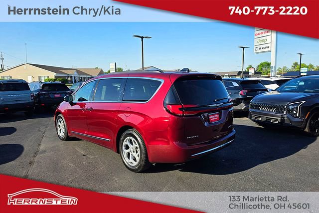 Used 2023 Chrysler Pacifica Limited FWD image 5