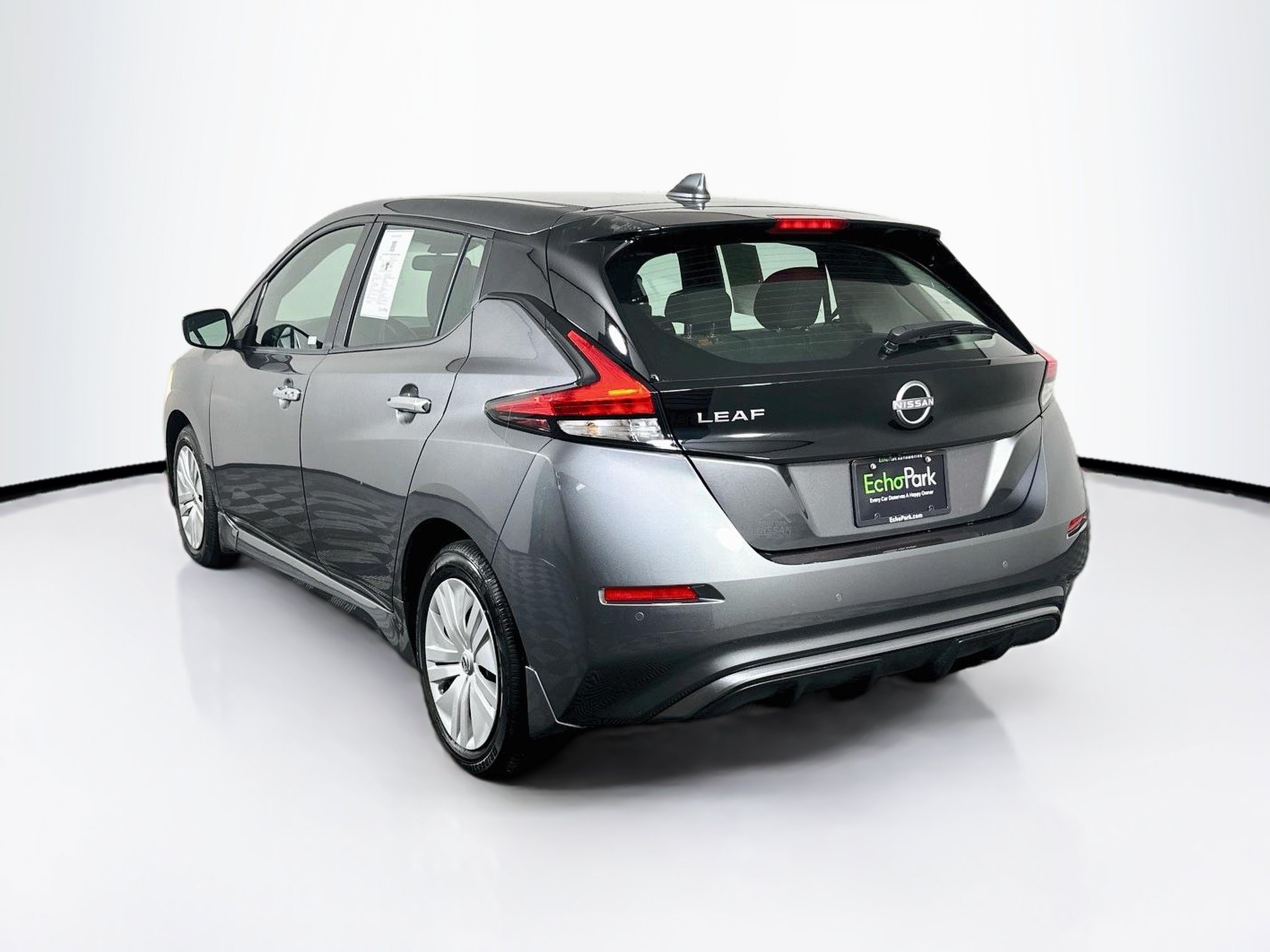 Used 2025 Nissan Leaf S FWD image 5
