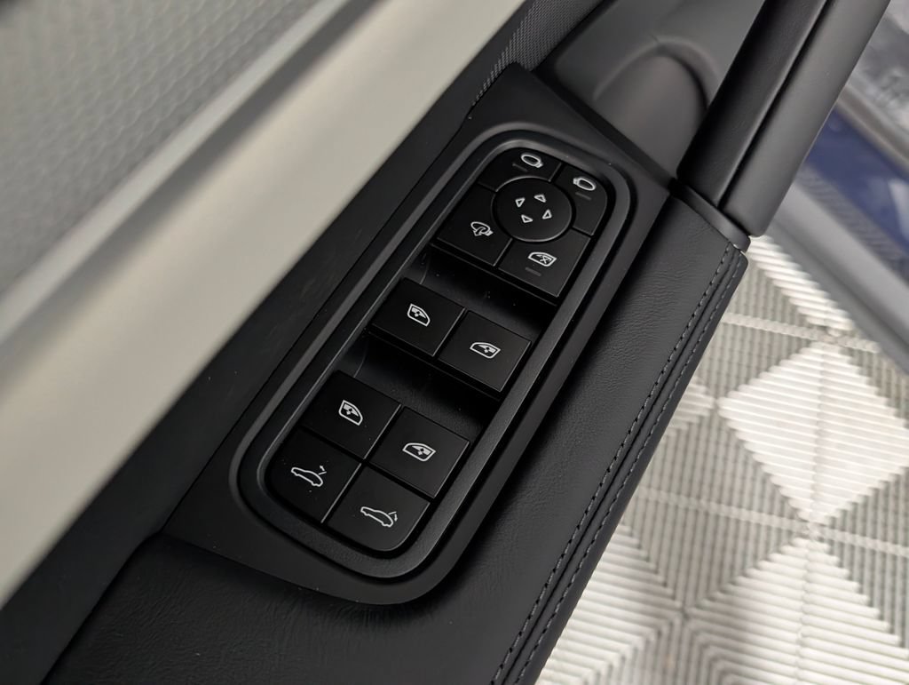 New 2026 Porsche Cayenne AWD/4WD image 27