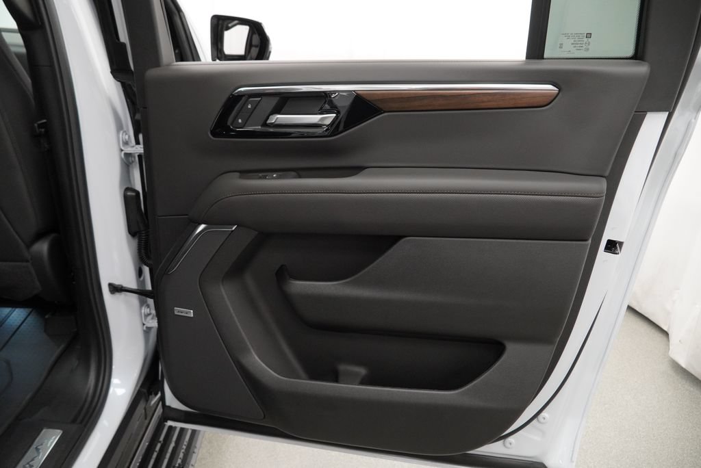 New 2026 Chevrolet Suburban High Country AWD/4WD image 31