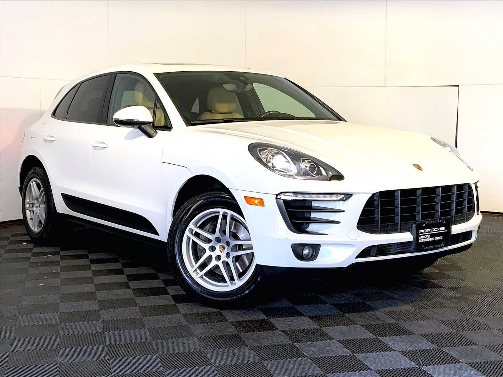 Certified 2018 Porsche Macan AWD/4WD image 9