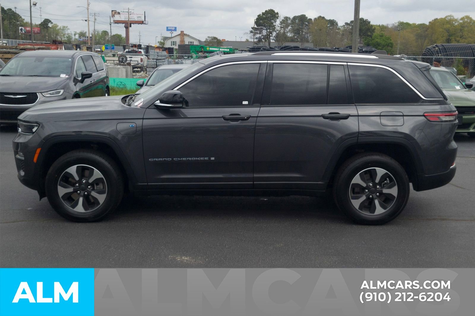 Used 2023 Jeep Grand Cherokee 4WD 4xe image 12