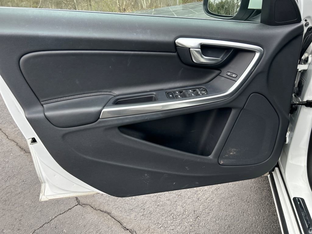 Used 2016 Volvo S60 T5 Premier w/ Convenience Package image 18