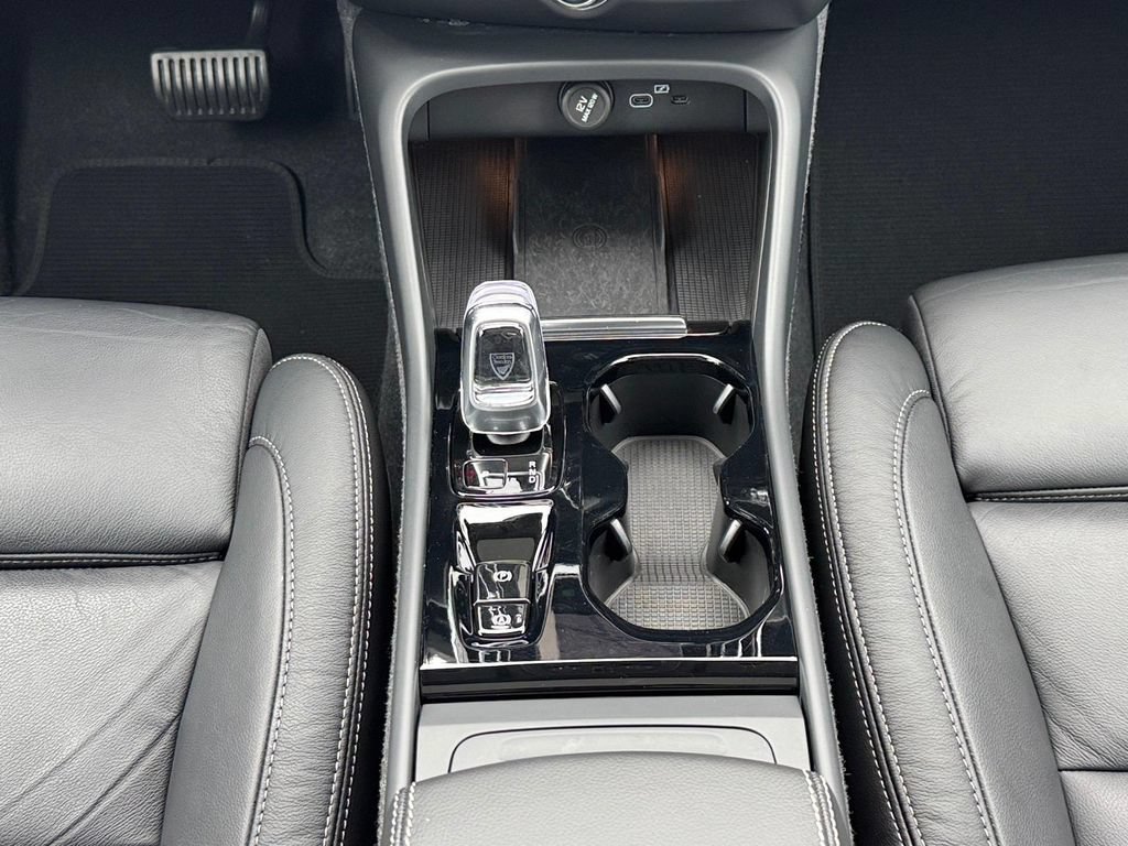 Certified 2023 Volvo XC40 B5 Plus w/ Climate Package AWD/4WD image 14