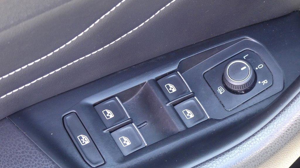 Used 2021 Volkswagen Arteon SE FWD image 11