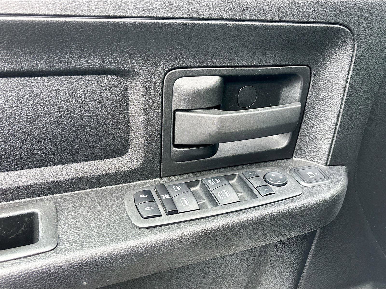 Used 2024 RAM 2500 Tradesman w/ Chrome Appearance Group image 20