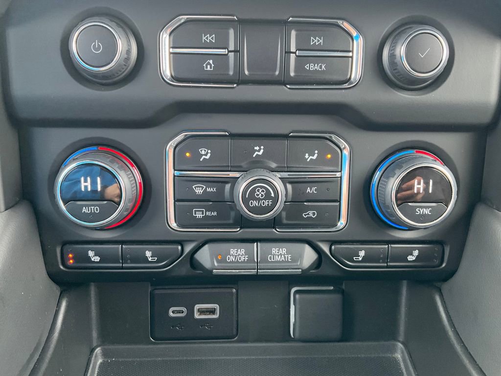 Used 2024 Chevrolet Tahoe LT image 9