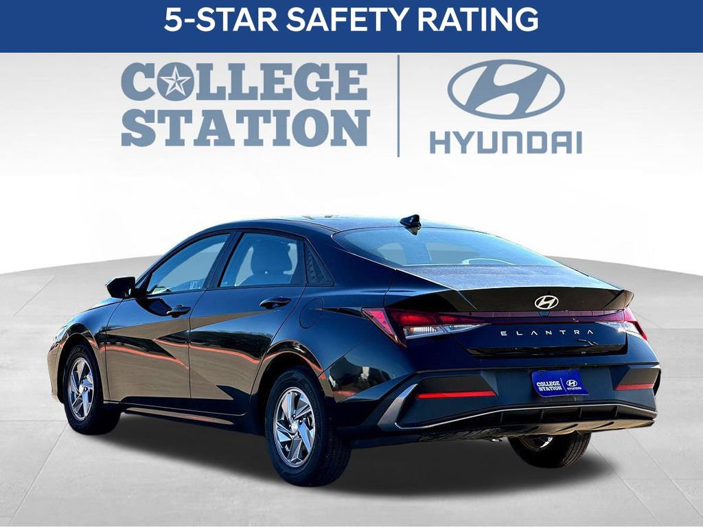 Used 2024 Hyundai Elantra SE FWD image 8