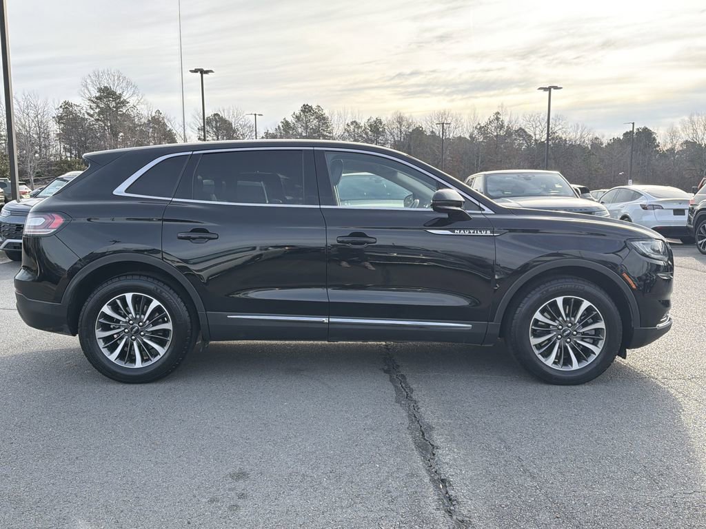 Used 2023 Lincoln Nautilus Reserve image 6