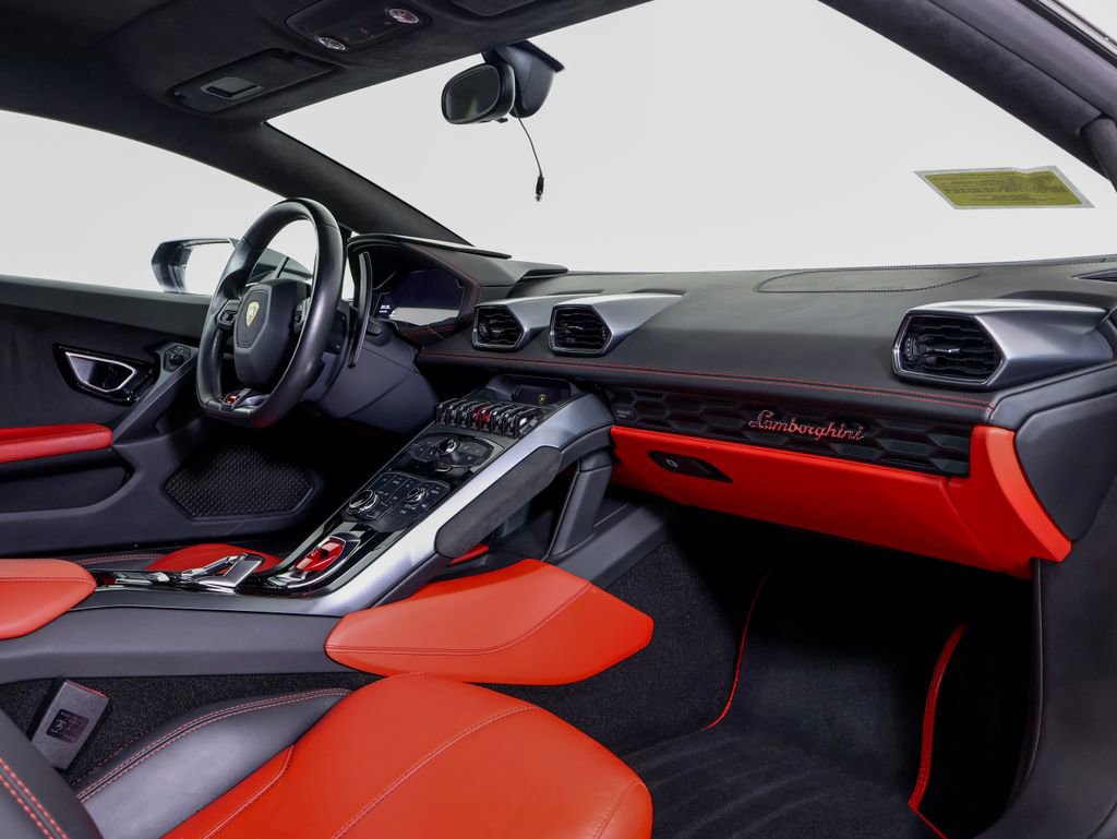 Used 2015 Lamborghini Huracan LP 610-4 image 6