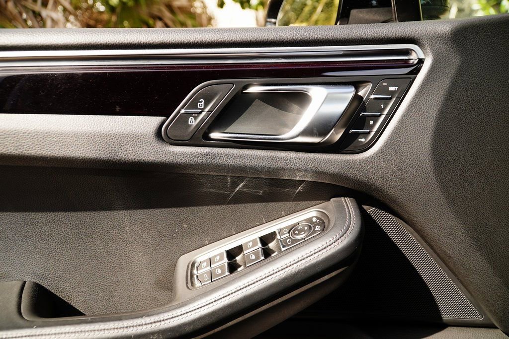 Used 2020 Porsche Macan S image 33