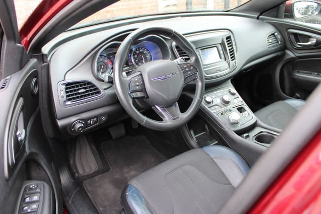Used 2015 Chrysler 200 S FWD image 10