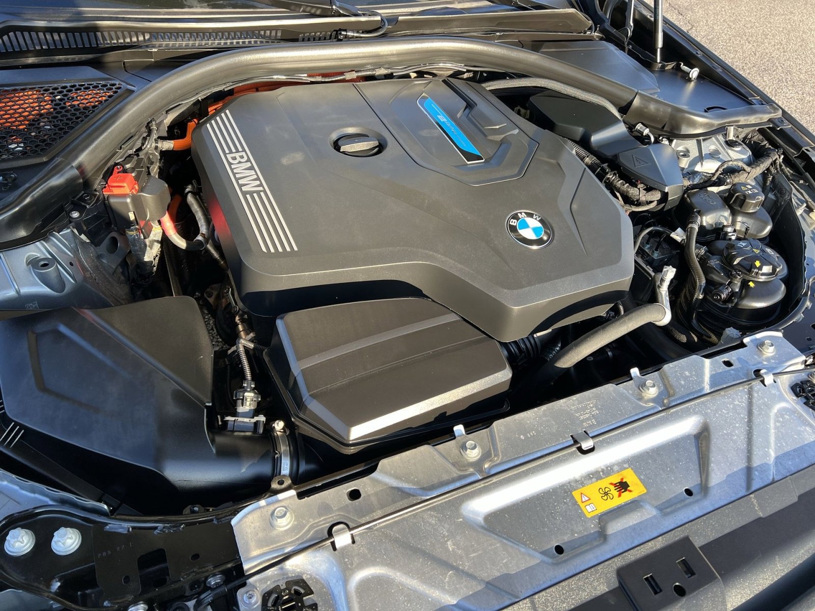 Used 2023 BMW 330e xDrive w/ Premium Package image 28