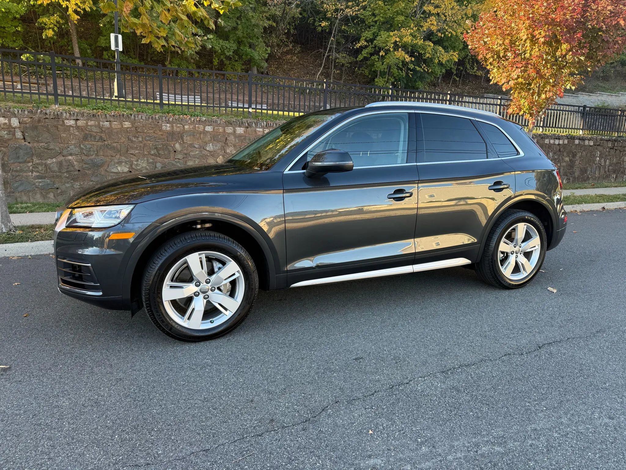 Used 2019 Audi Q5 2.0T Premium Plus image 3