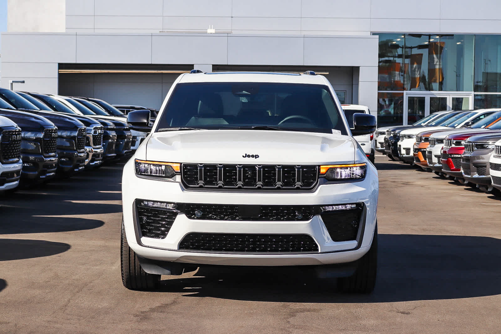 New 2027 Jeep Grand Cherokee Limited AWD/4WD image 2