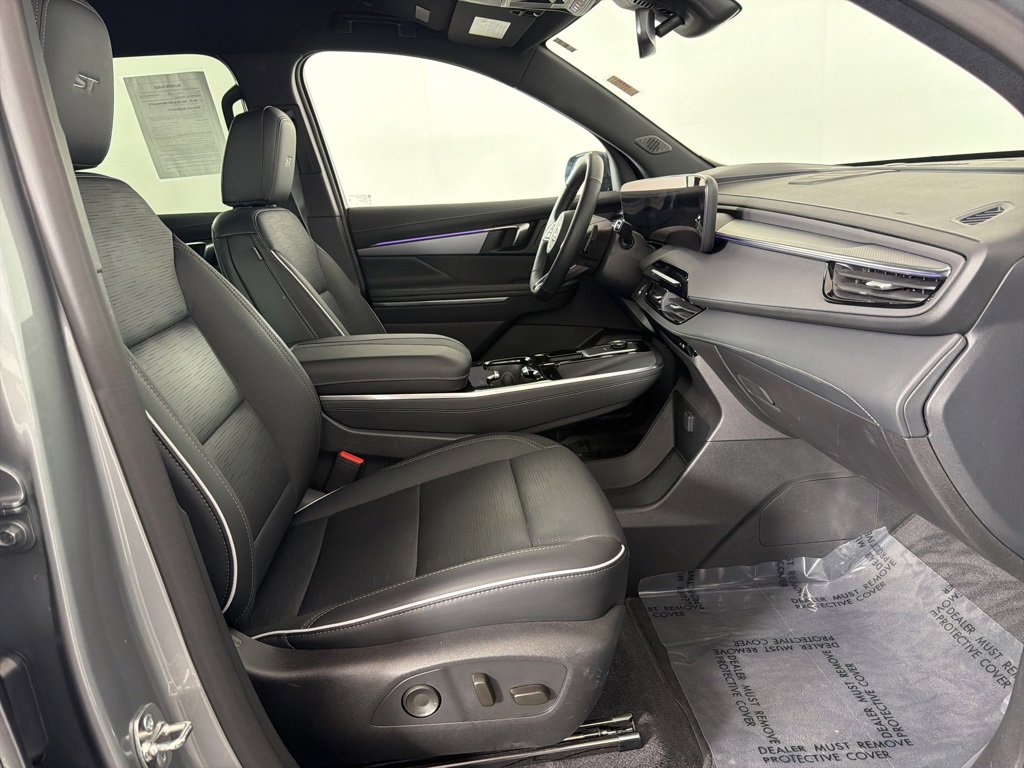 Used 2025 Buick Enclave Sport Touring image 33