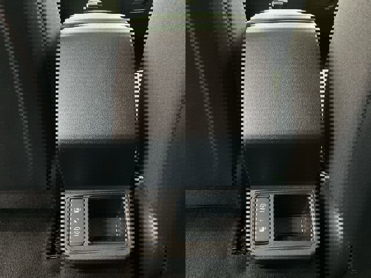 Used 2025 Kia K4 LXS image 18