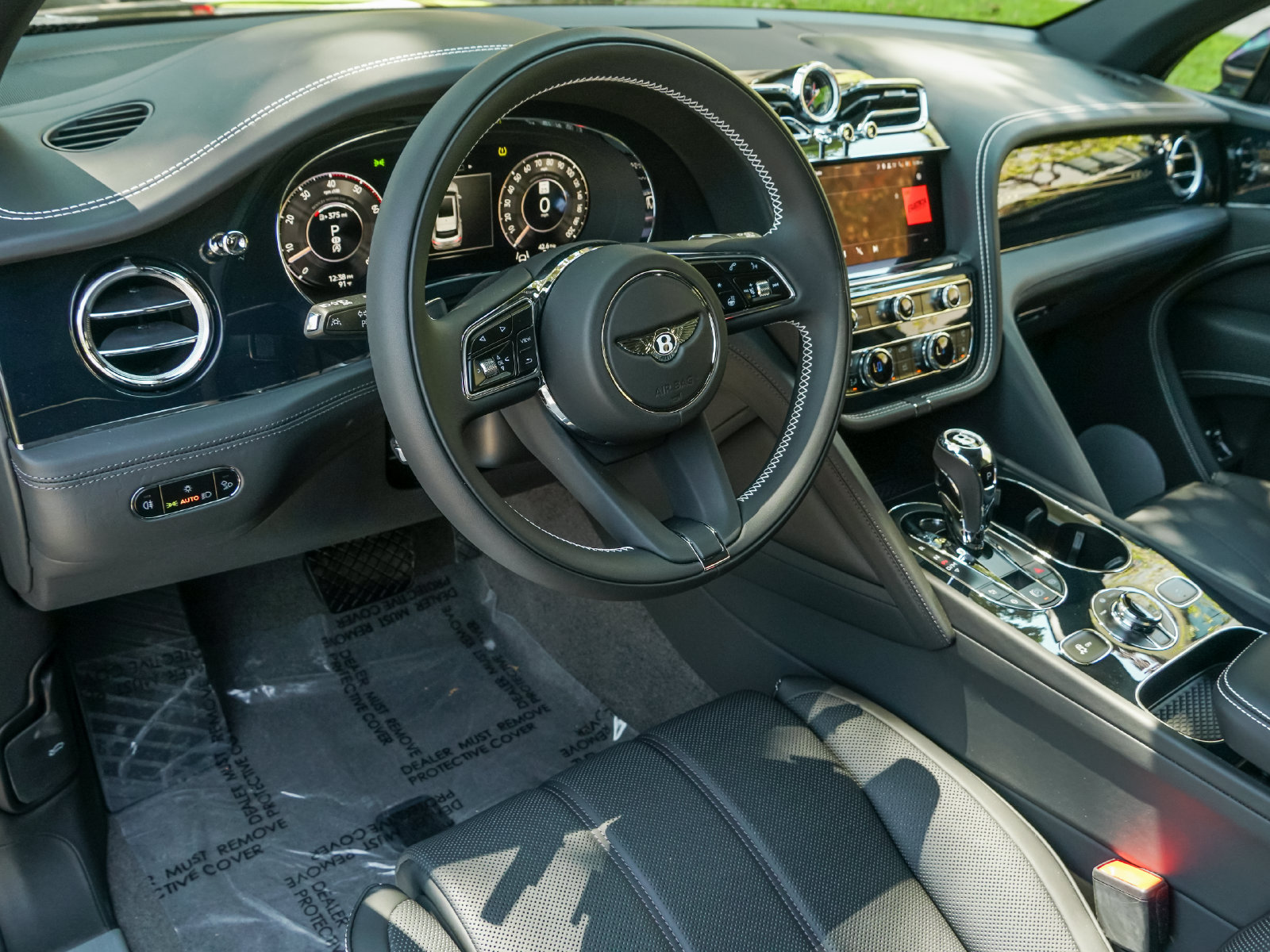 New 2025 Bentley Bentayga Extended Wheelbase AWD/4WD image 16