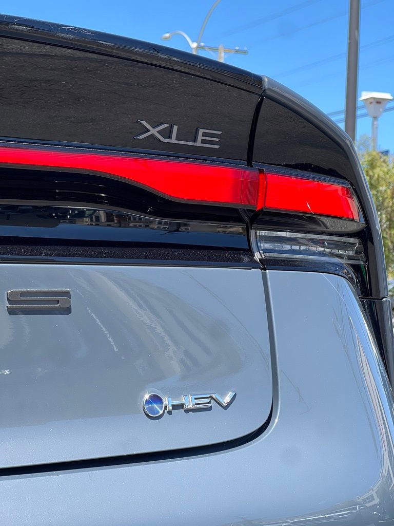 Used 2024 Toyota Prius XLE image 10