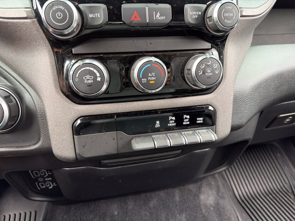Used 2025 RAM 1500 Tradesman AWD/4WD image 12