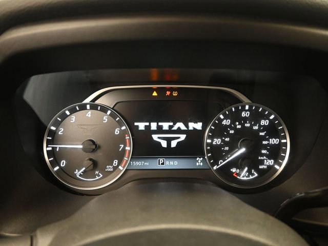 Used 2024 Nissan Titan SV image 14