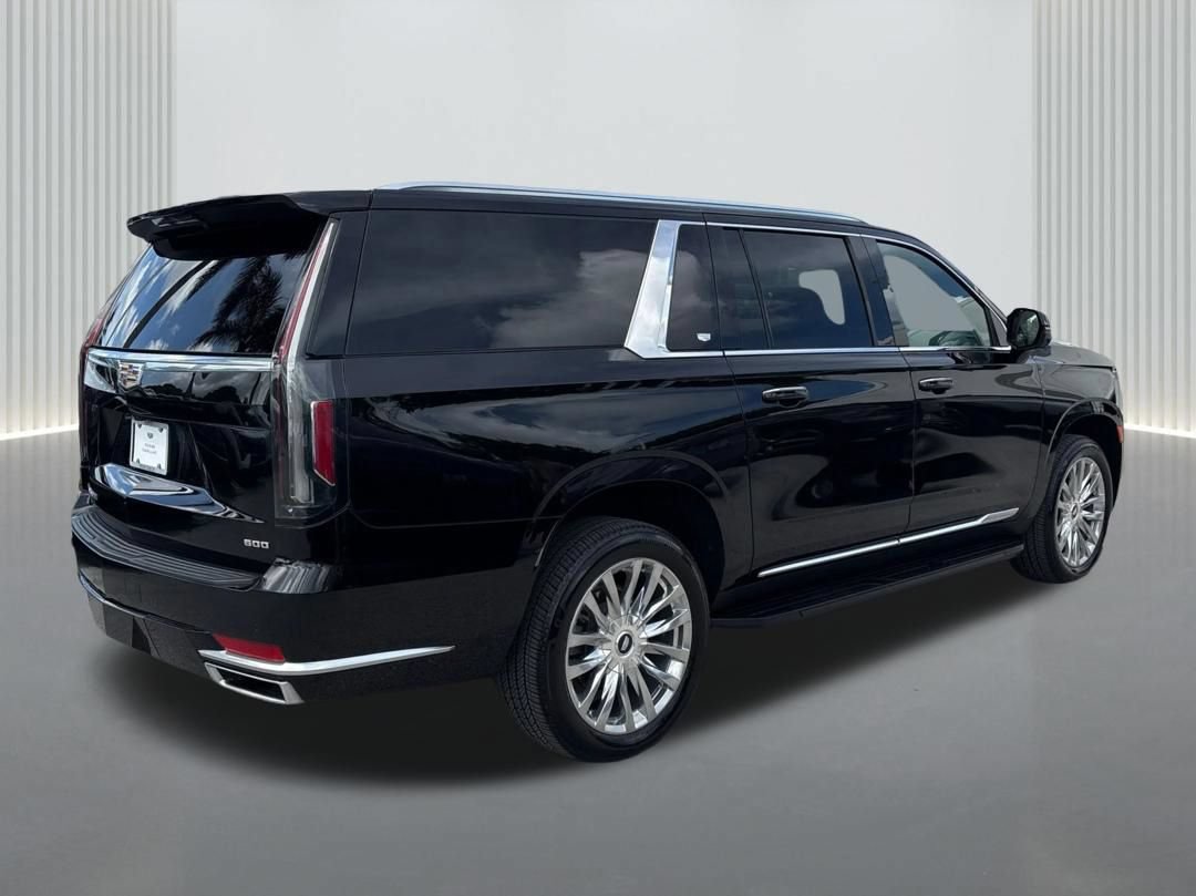 Used 2023 Cadillac Escalade ESV Premium Luxury w/ LPO, Illumination Package AWD/4WD image 5