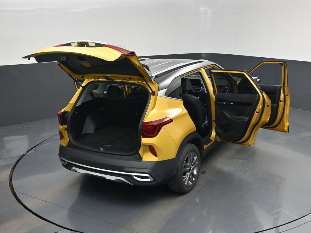 Certified 2022 Kia Seltos S image 29