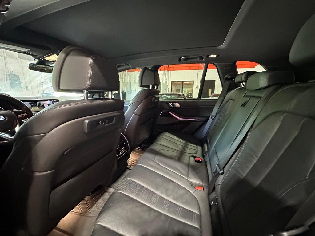 Used 2020 BMW X5 xDrive50i w/ Premium Package AWD/4WD image 10