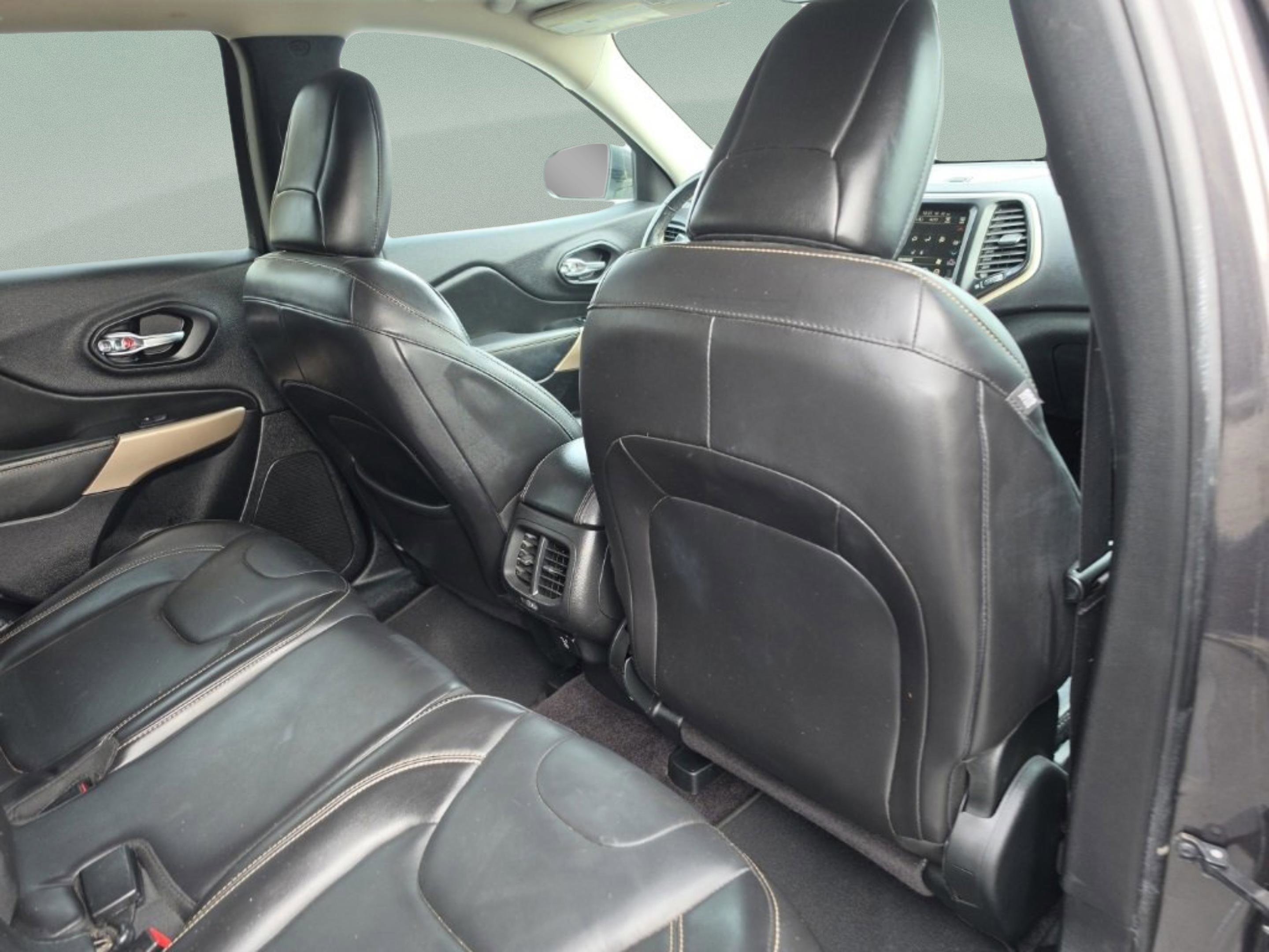 Used 2018 Jeep Cherokee Limited image 20