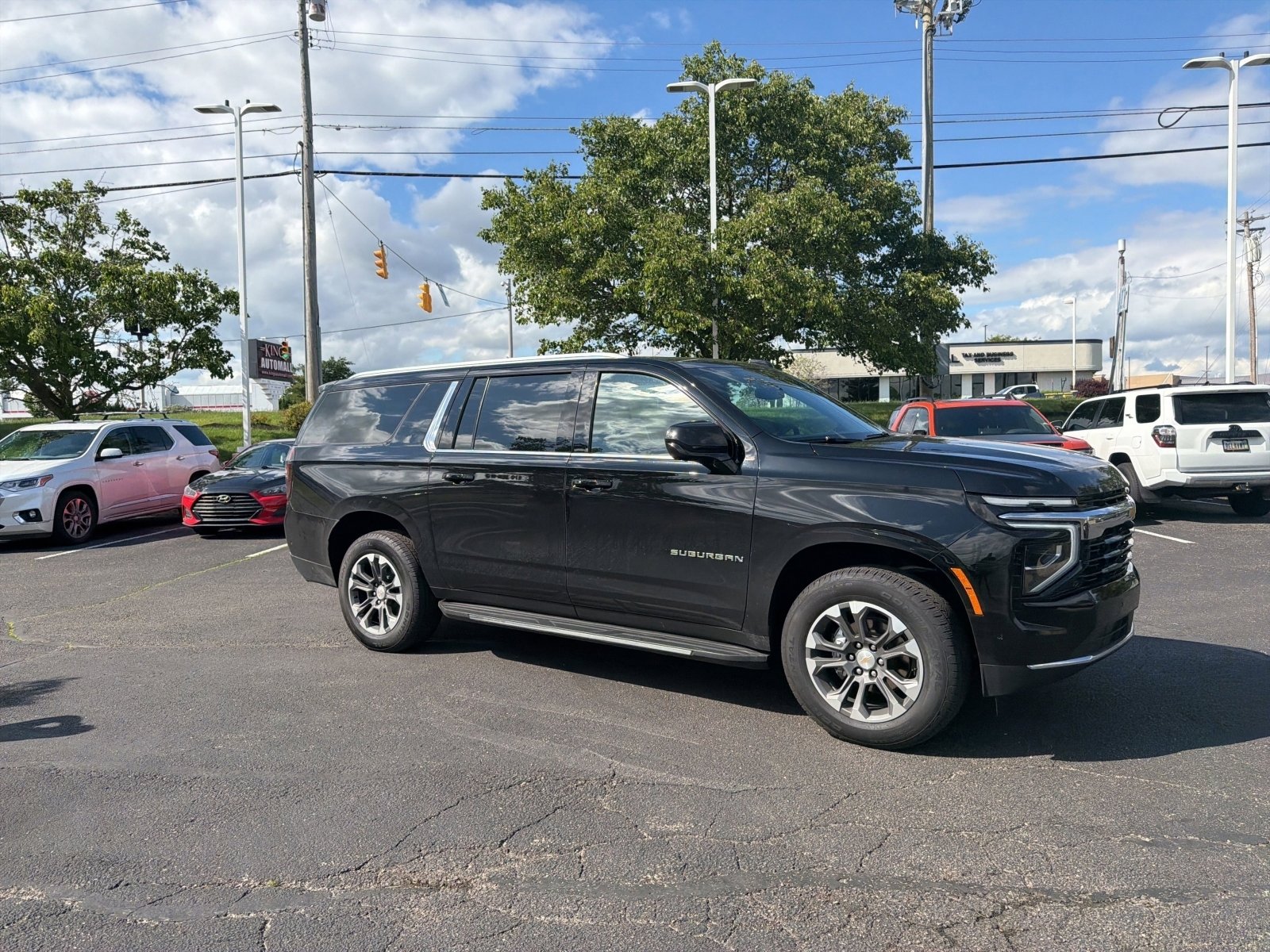 Used 2026 Chevrolet Suburban LS AWD/4WD image 22