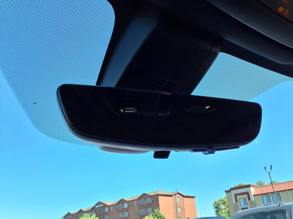 Used 2022 GMC Yukon XL Denali w/ Denali Premium Package image 20