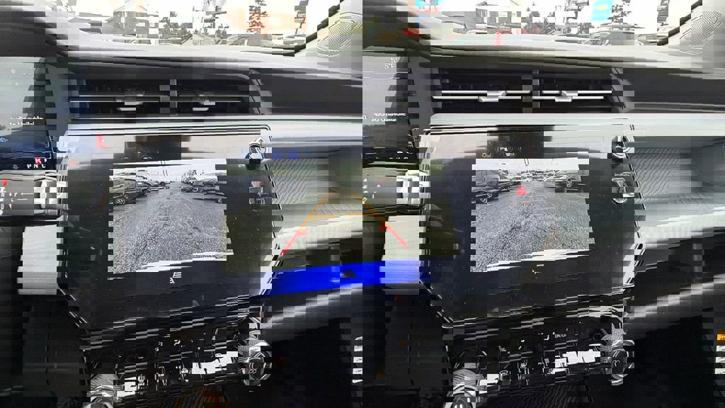 New 2027 Chevrolet Bolt LT w/ Comfort Package image 24