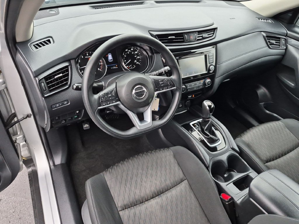Used 2018 Nissan Rogue S AWD/4WD image 10